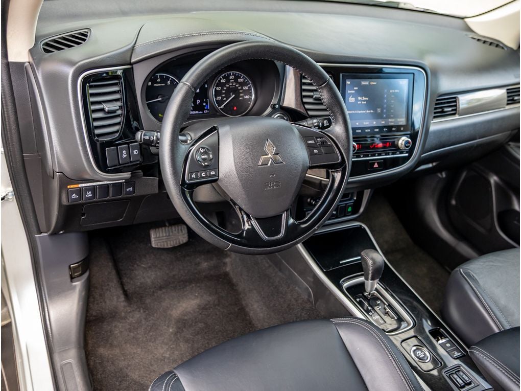 2020 Mitsubishi Outlander Base