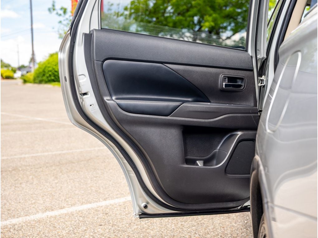 2020 Mitsubishi Outlander Base