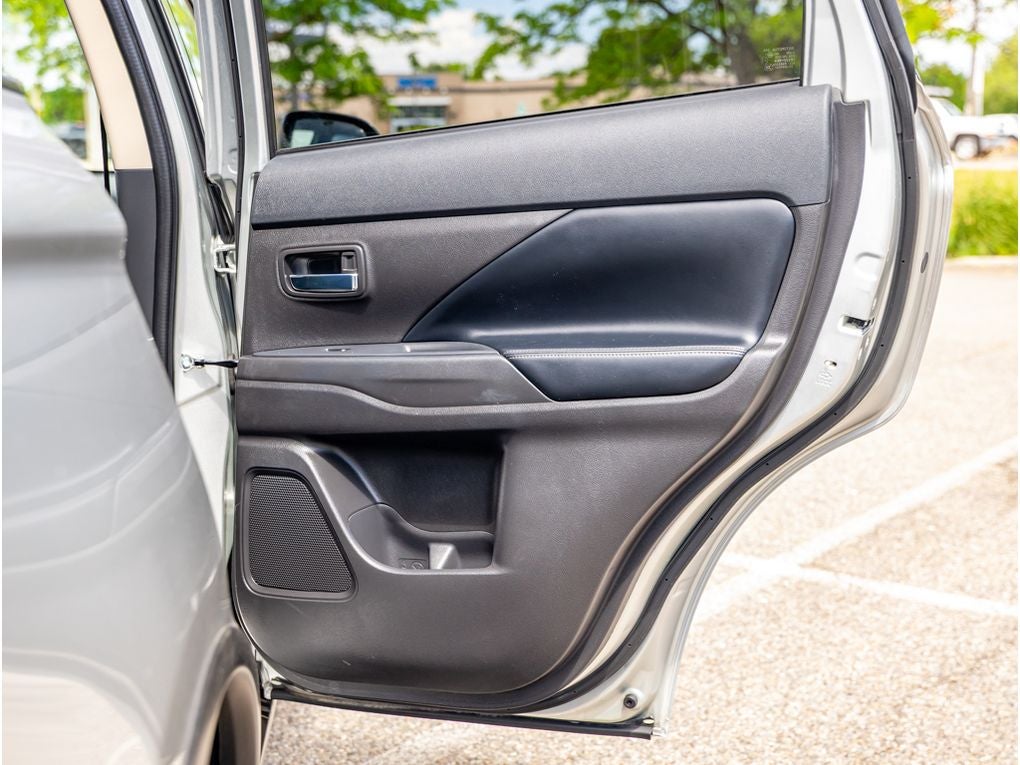 2020 Mitsubishi Outlander Base