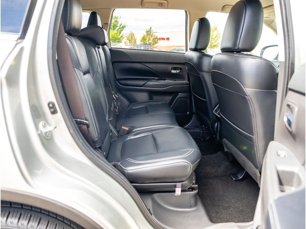 2020 Mitsubishi Outlander Base