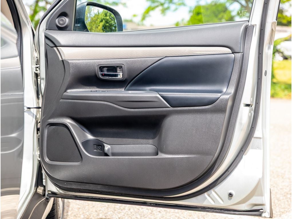 2020 Mitsubishi Outlander Base