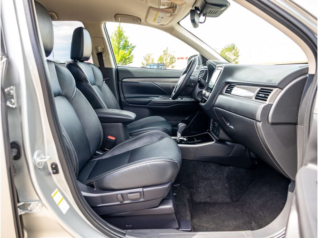 2020 Mitsubishi Outlander Base