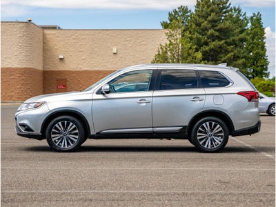 2020 Mitsubishi Outlander Base