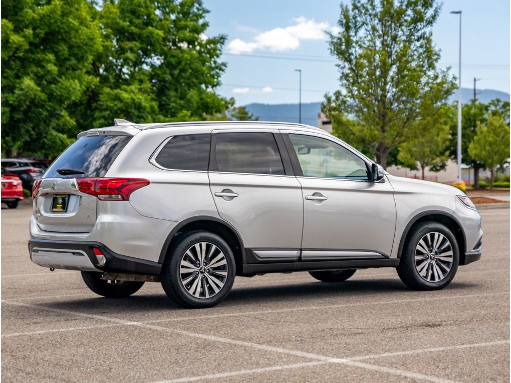 2020 Mitsubishi Outlander Base