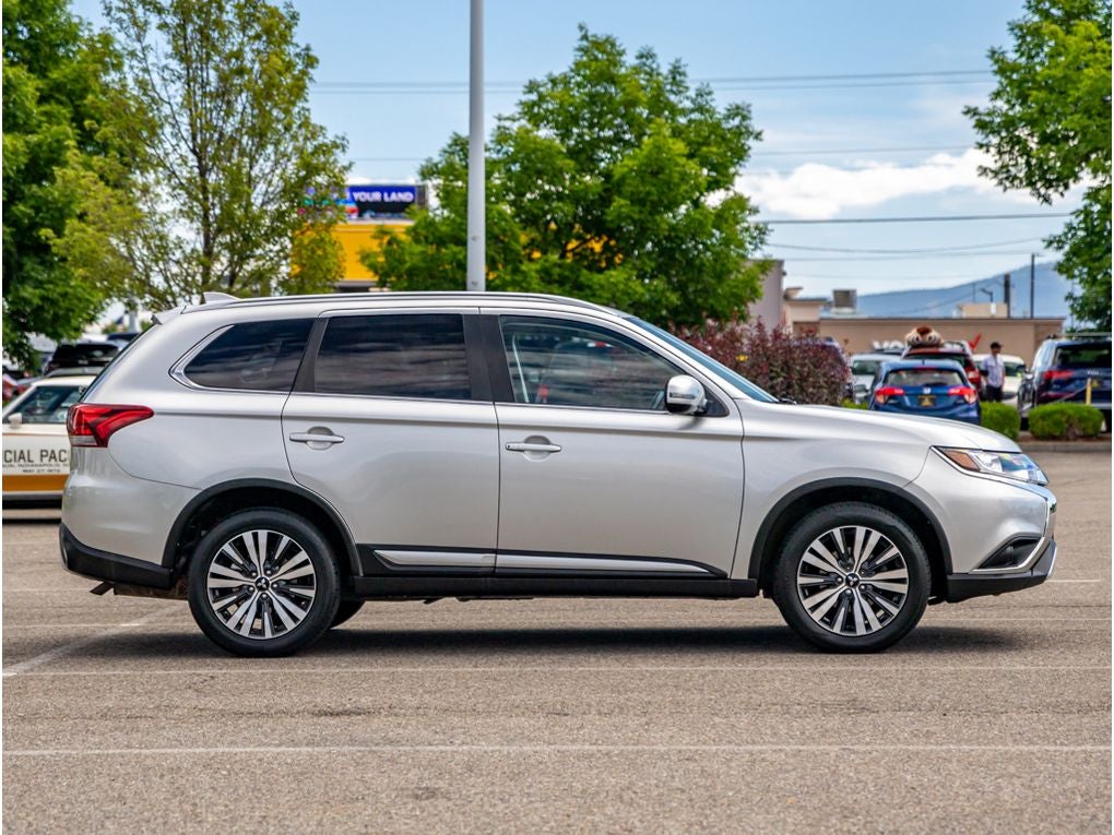 2020 Mitsubishi Outlander Base