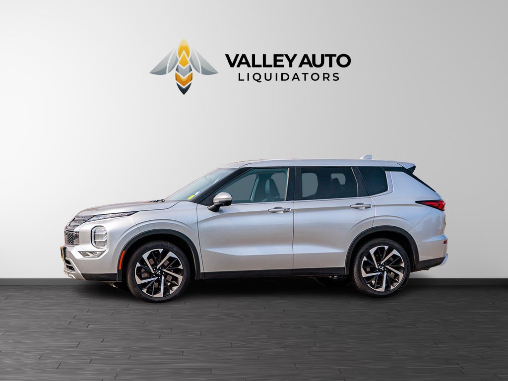 2024 Mitsubishi Outlander Base