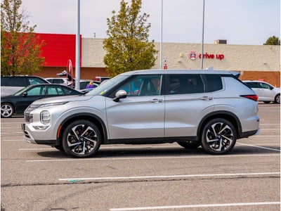 2024 Mitsubishi Outlander Base