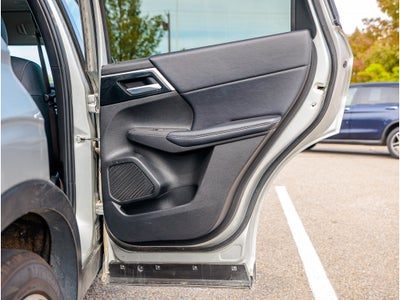 2024 Mitsubishi Outlander Base