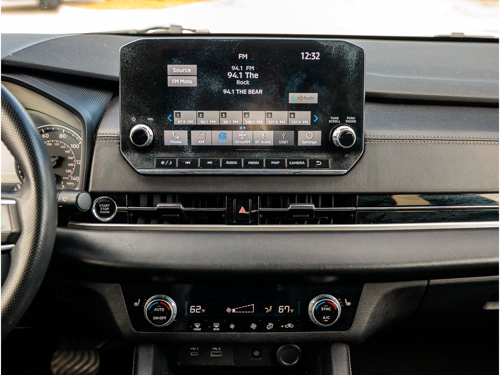 2024 Mitsubishi Outlander Base