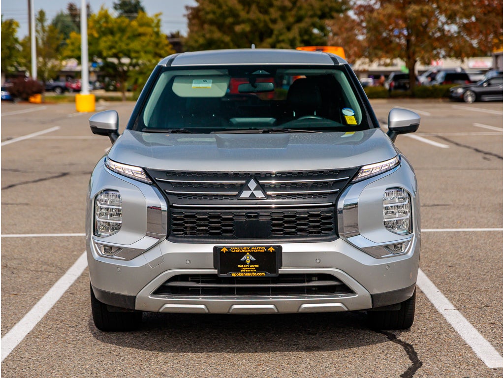 2024 Mitsubishi Outlander Base