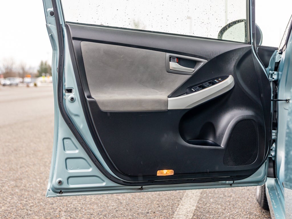 2012 Toyota Prius Plug-In Base