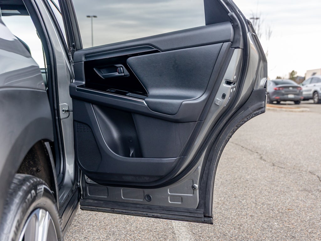 2023 Subaru Solterra Base