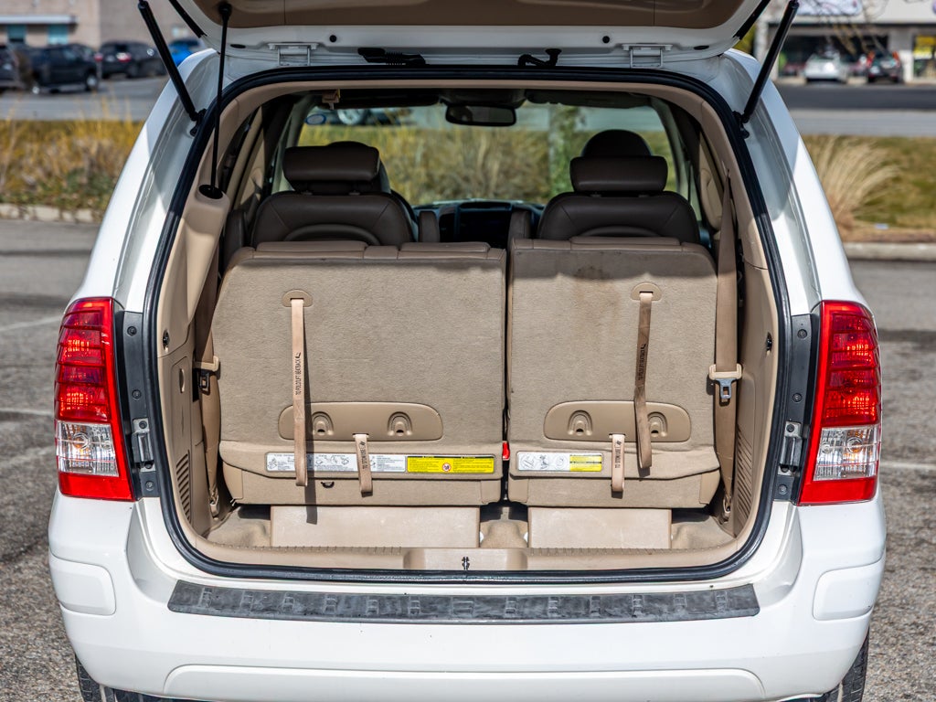 2007 Hyundai Entourage Base