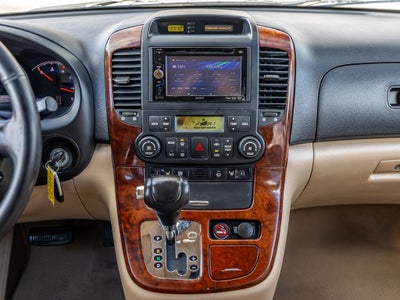 2007 Hyundai Entourage Base