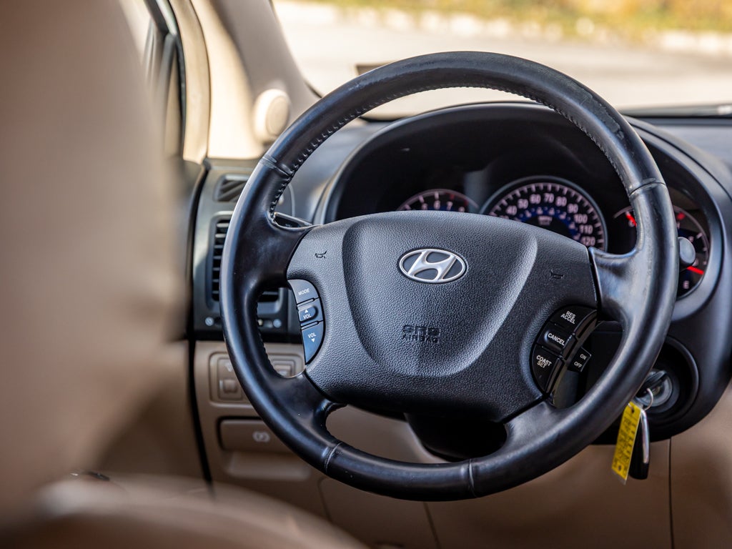 2007 Hyundai Entourage Base