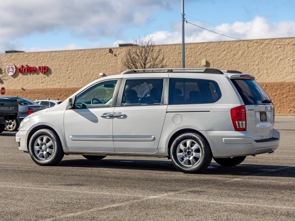 2007 Hyundai Entourage Base