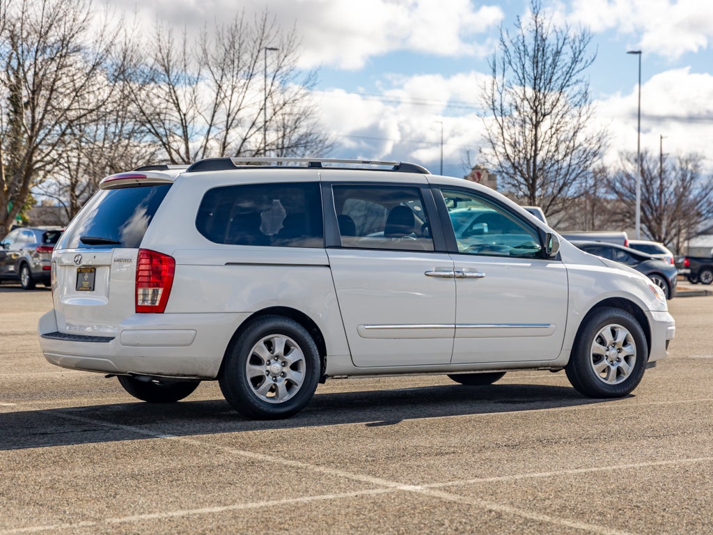 2007 Hyundai Entourage Base