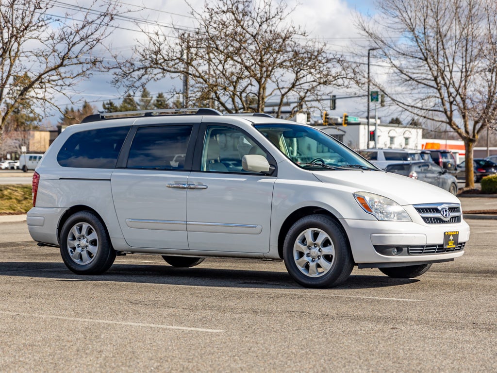 2007 Hyundai Entourage Base