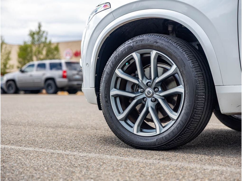 2017 Volvo XC90 Momentum