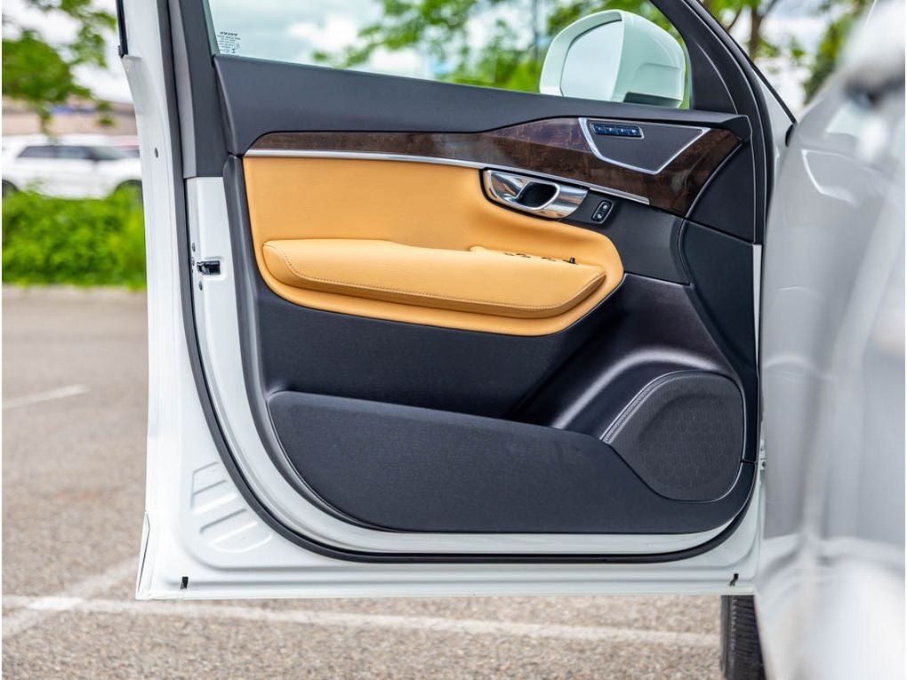 2017 Volvo XC90 Momentum