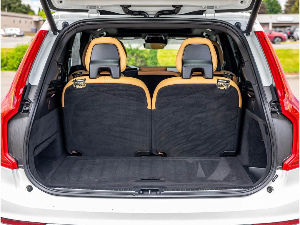 2017 Volvo XC90 Momentum