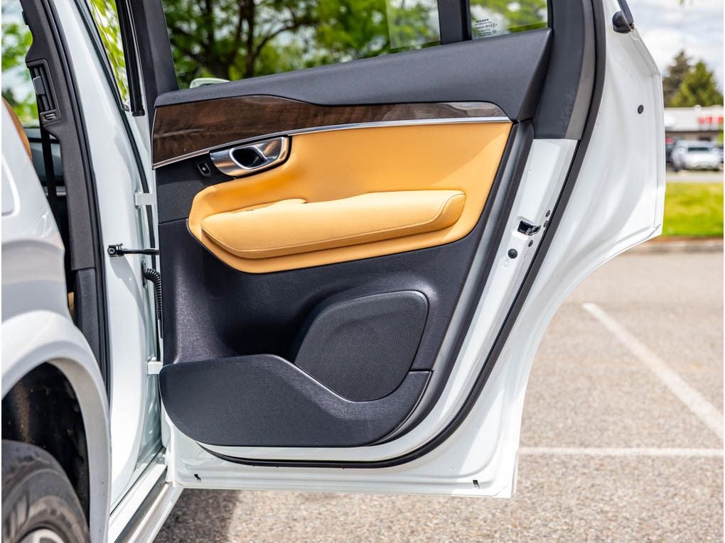 2017 Volvo XC90 Momentum