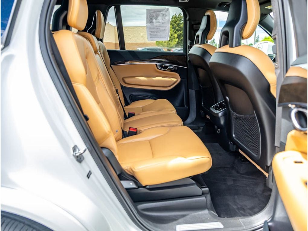 2017 Volvo XC90 Momentum