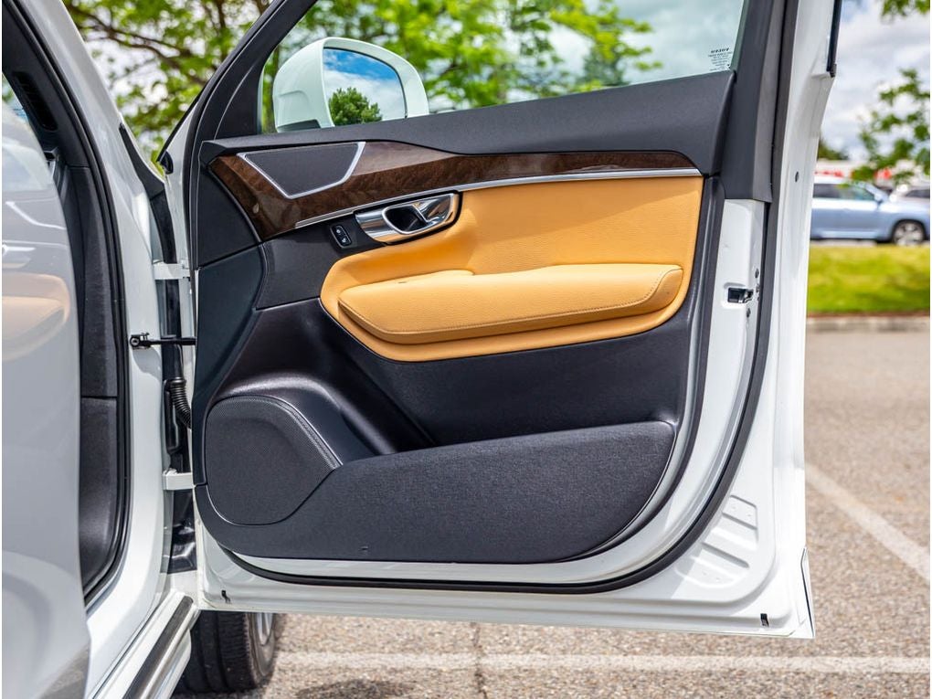 2017 Volvo XC90 Momentum