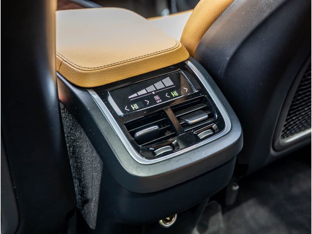 2017 Volvo XC90 Momentum