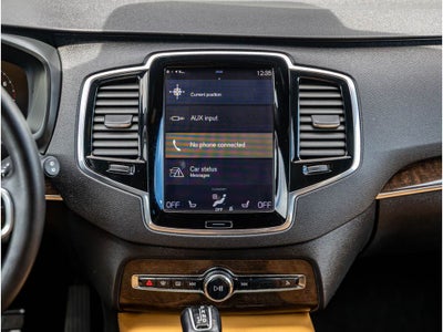 2017 Volvo XC90 Momentum