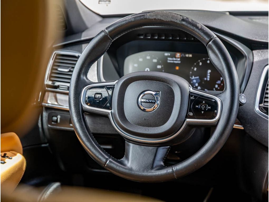 2017 Volvo XC90 Momentum