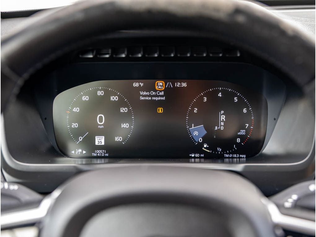 2017 Volvo XC90 Momentum