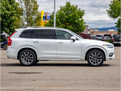 2017 Volvo XC90 Momentum