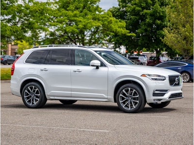 2017 Volvo XC90 Momentum