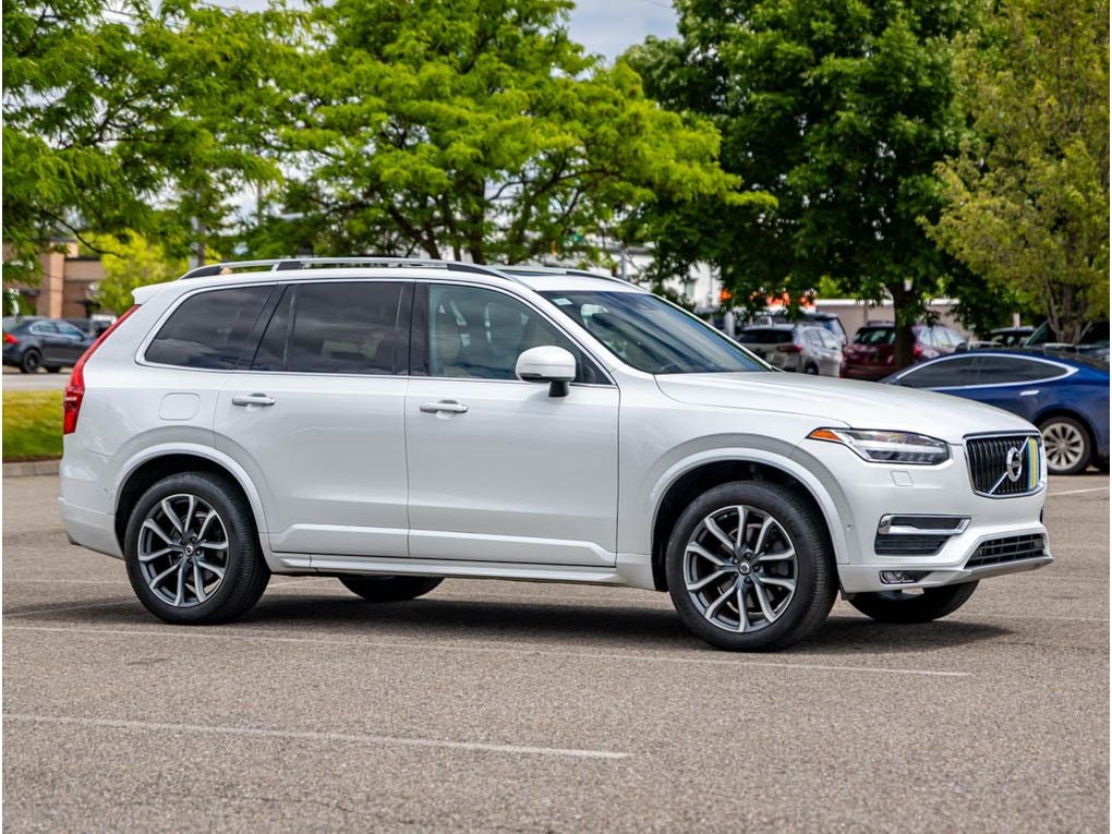 2017 Volvo XC90 Momentum